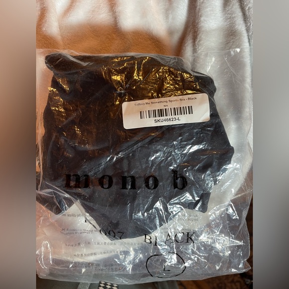 NWT Mono B Seamless LIGHTLY Padded Sports Bra BLACK LARGE - Picture 3 of 7